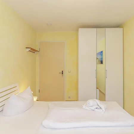 Strandstrasse 32 Strandstrasse 32-49 Lejlighed