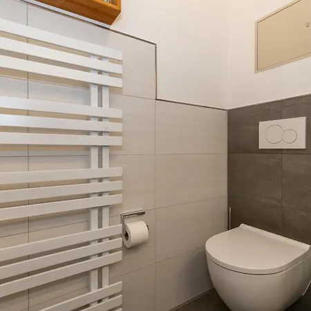 Strandstrasse 32 Strandstrasse 32-49