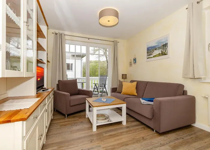 Strandstrasse 32 Strandstrasse 32-49 *