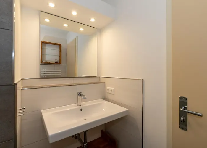 Strandstrasse 32 Strandstrasse 32-49 * Ostseebad Kühlungsborn